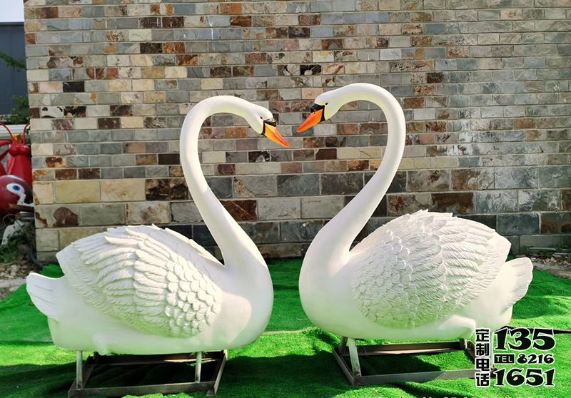 公園愛(ài)心造型玻璃鋼仿真動(dòng)物天鵝雕塑 公園愛(ài)心造型玻璃鋼仿真動(dòng)物天鵝雕塑