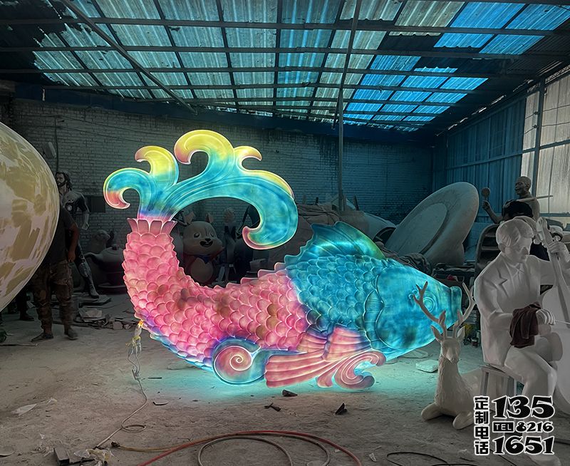 玻璃鋼發(fā)光魚(yú)雕塑 玻璃鋼發(fā)光魚(yú)雕塑